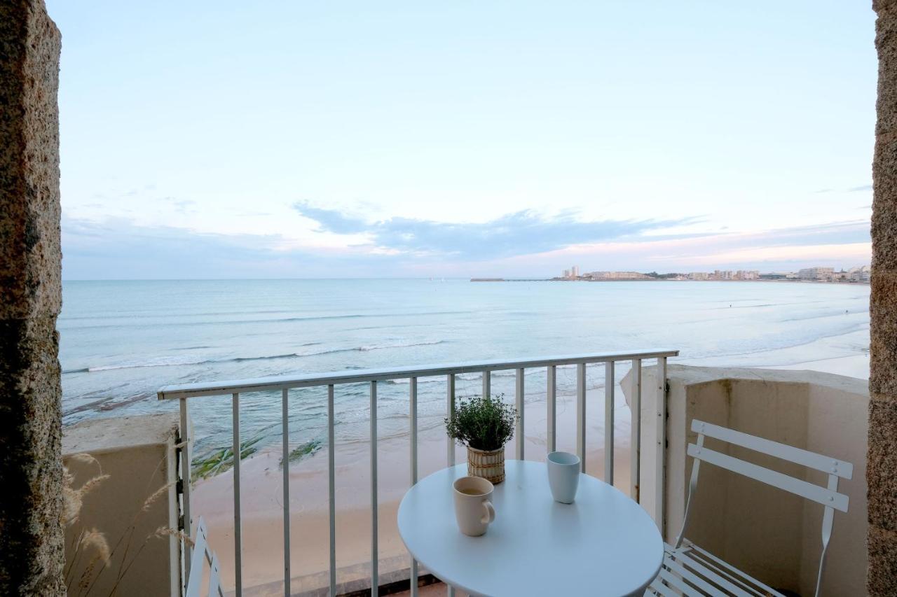 Appartement En Front De Mer Avec Vue Imprenable Sur La Grande Plage Des Sables D'Olonne 莱萨布勒-多洛讷 外观 照片
